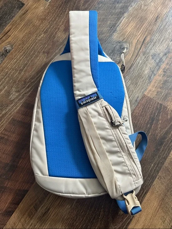 Patagonia Atom Sling Bag - Blue & Tan - Picture 2 of 4